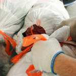 Whole-House Old Clothing & Sundries Packing and Removal | On-Site Sealing with Heavy-Duty Transparent Plastic Bags