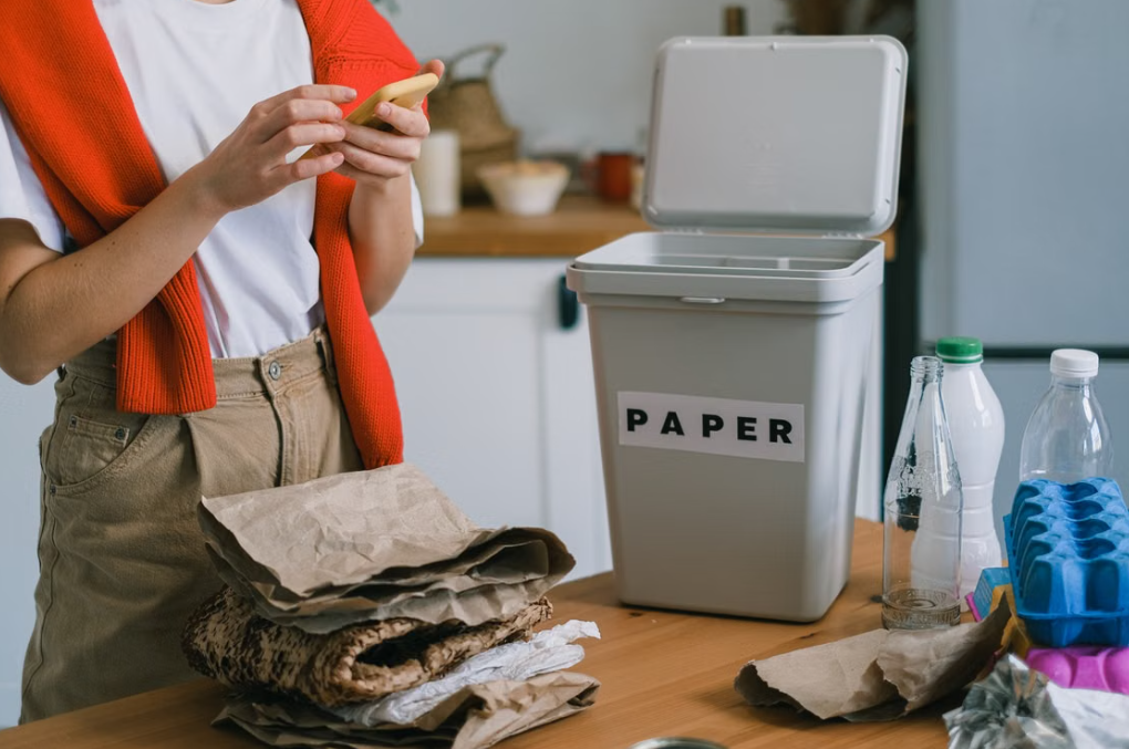 5 In-Home Paper Waste Sorting & Packing Service | On-Site Organization with PP Sorting Bins - Image 1